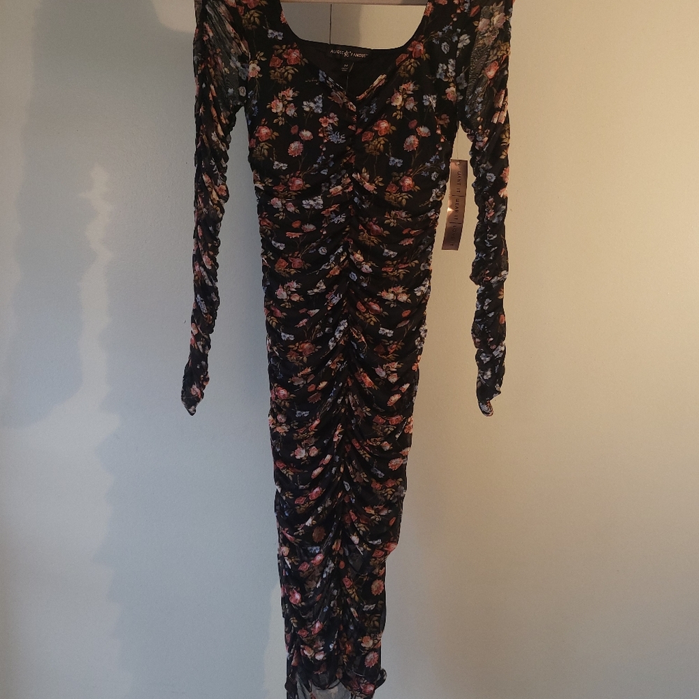 Mid Dress - Picture 7 of 7
